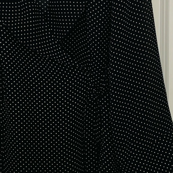 Elegant Polka Dot blouse size XL - Picture 2 of 4